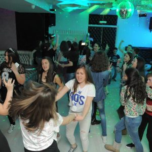 diskoteka-za-tinejdzere-star-club-vozdovac-16 diskoteka-za-tinejdzere-star-club-vozdovac-16
