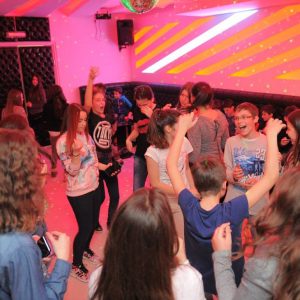 diskoteka-za-tinejdzere-star-club-vozdovac-29 diskoteka-za-tinejdzere-star-club-vozdovac-29